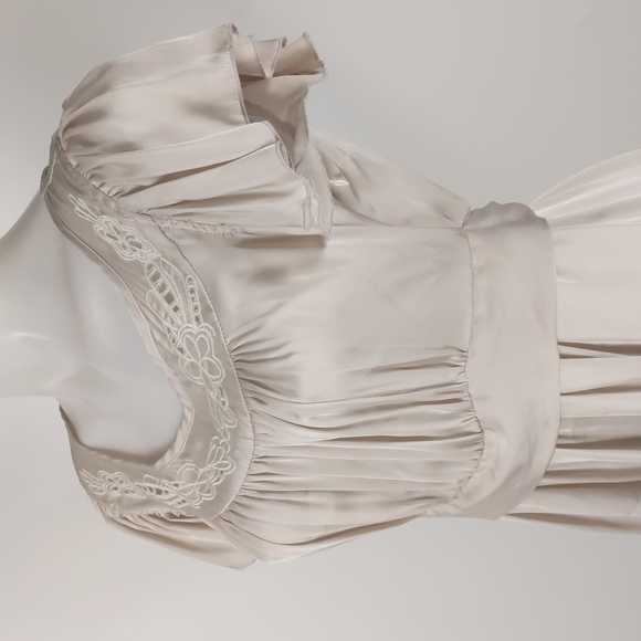 Zhouk Dress Size M Cream Flutter Sleeves Tie Waist Embroidered Cutouts 100% Silk - Picture 8 of 16